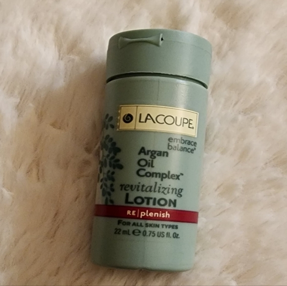 Hair & Skin Care Travel Products Pack - Picture 4 of 5